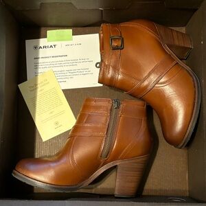 Ariat women’s 7.5 brown leather boots